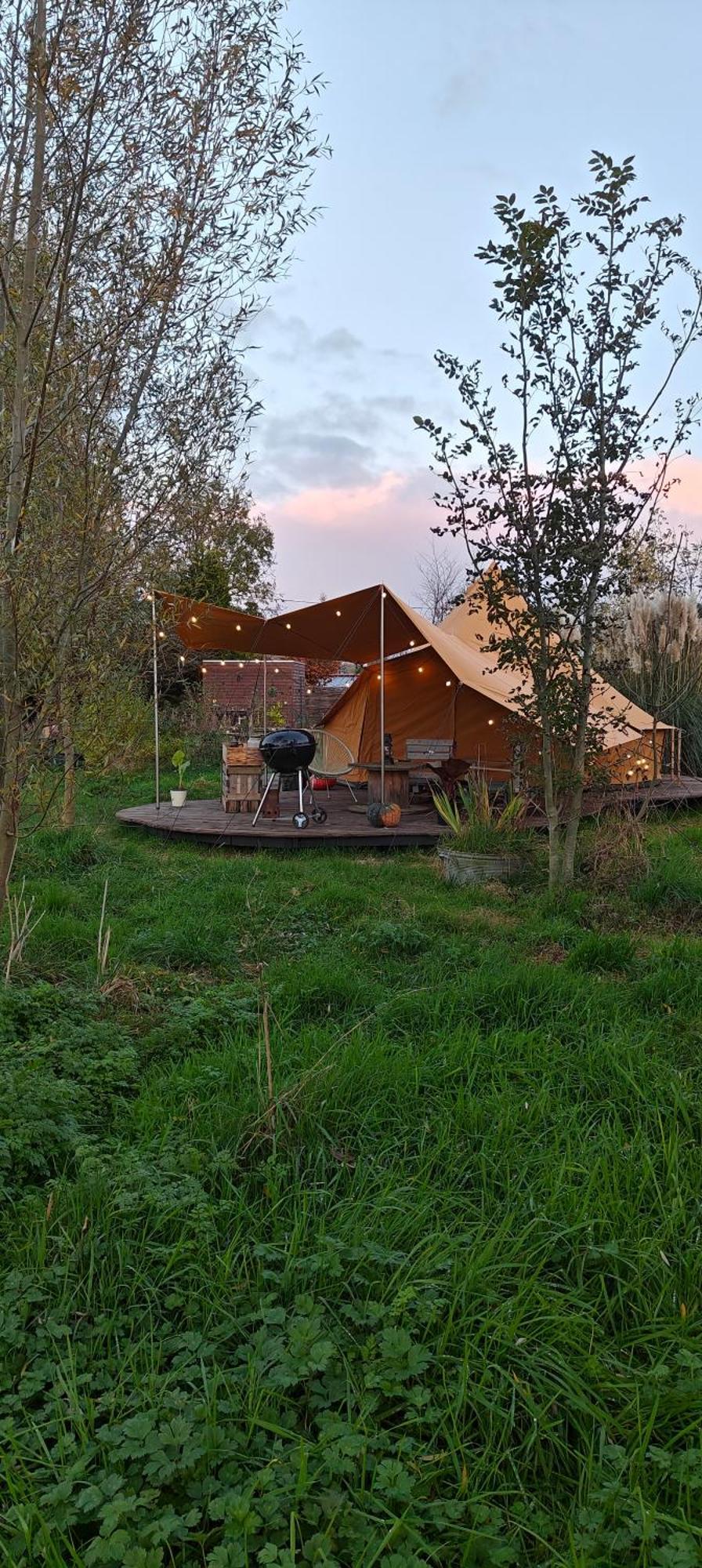 Au Pied Du Trieu, The Glamping Experience Hotel Labroye Bagian luar foto