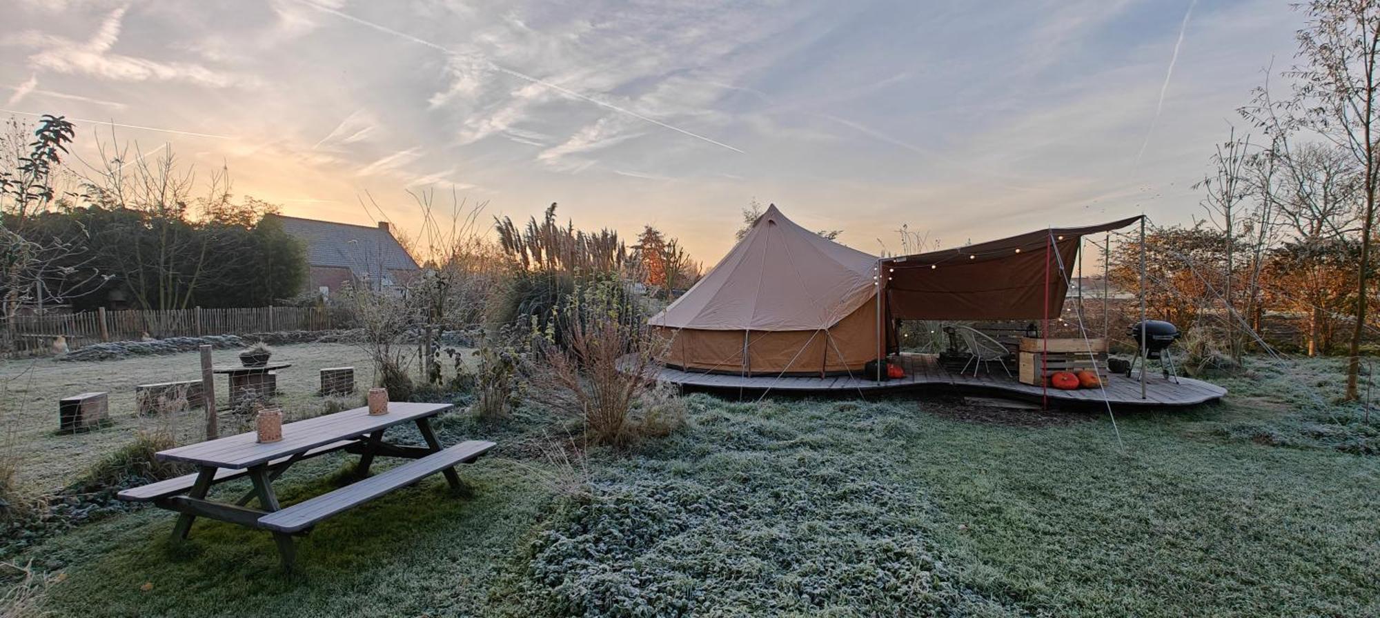 Au Pied Du Trieu, The Glamping Experience Hotel Labroye Bagian luar foto
